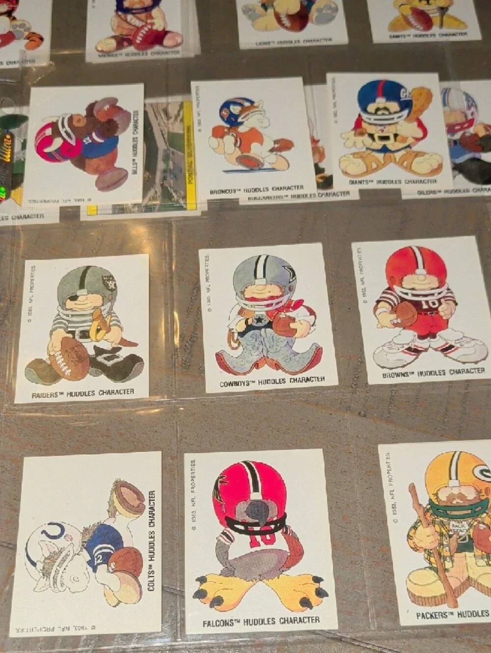1983 Panini NFL HUDDLES Stickerbacks - Picture 5 of 5